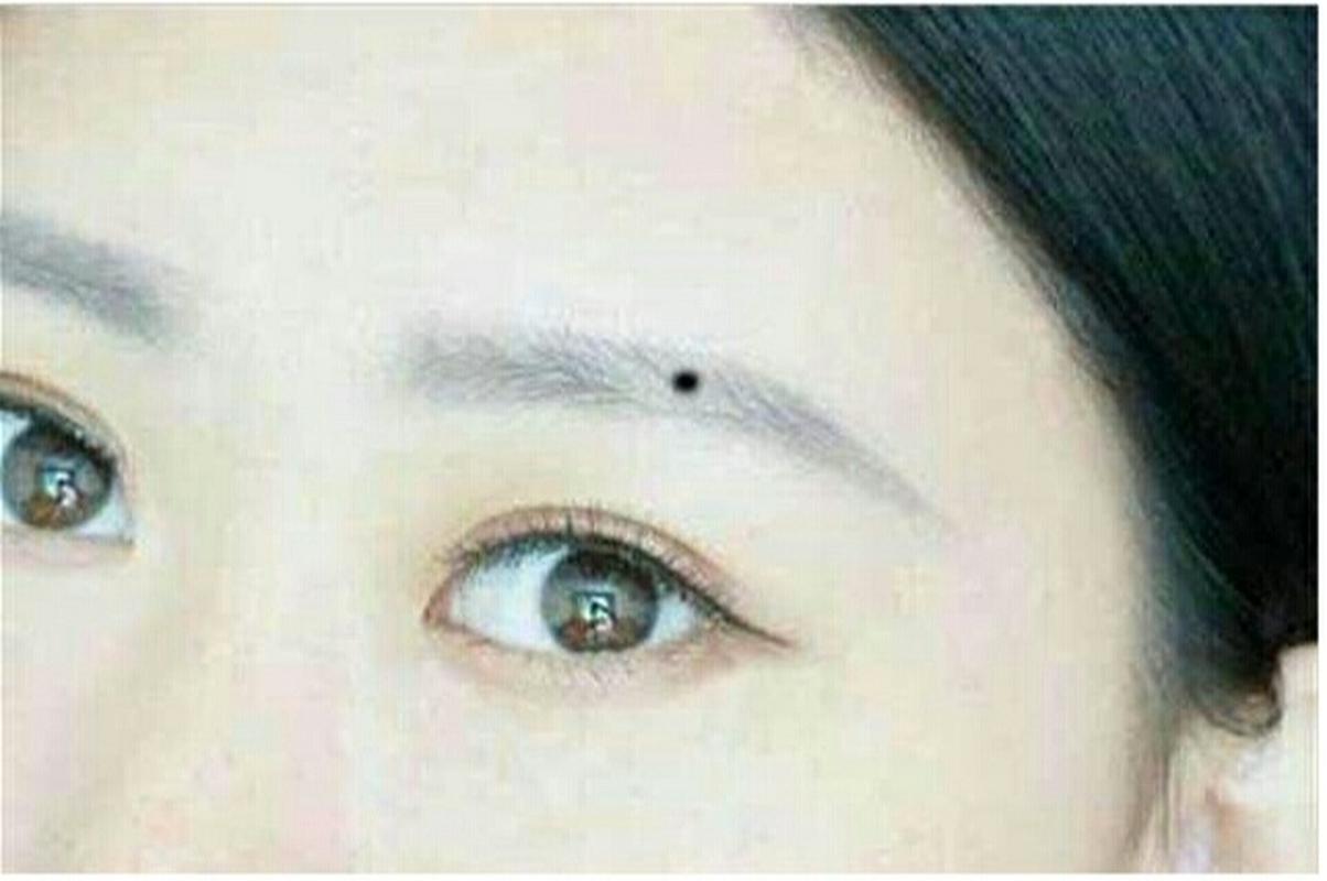 如果一个男人眉毛中间的位置有痣 并且这颗痣位于眉毛中间比较靠前的