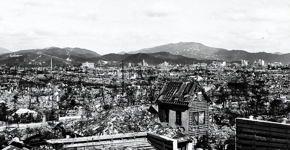 被原子弹轰炸后,100年不能住人,为何广岛长崎现在住这么多人?