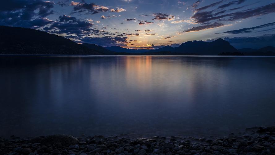 意大利马焦雷湖,石头,水,傍晚,夕阳 桌布 - 1920x1080 全高清