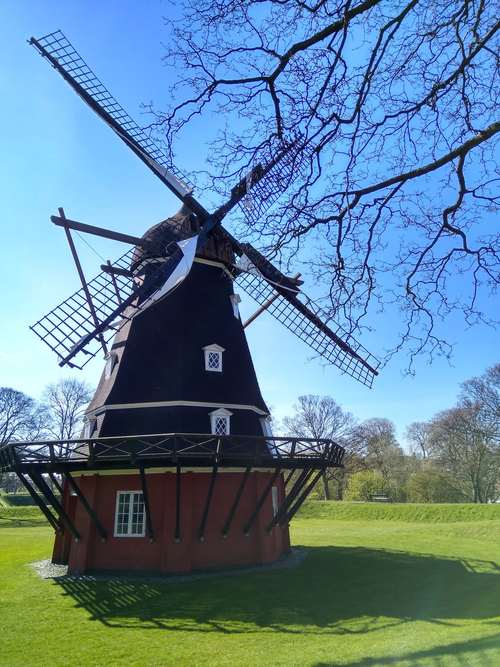 高大的荷兰风车图片建筑设施风车各国建筑荷兰风车