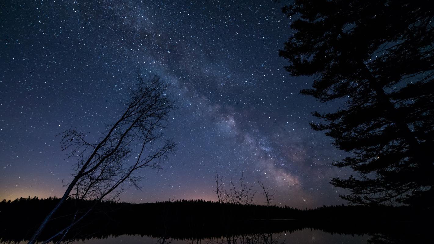 唯美的星空夜景图片高清宽屏桌面壁纸
