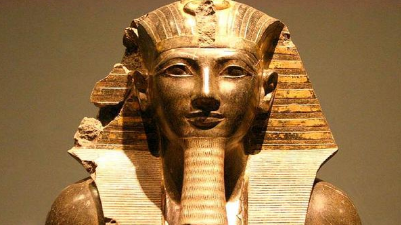 古埃及法老的雕像为什么会跟国人如此之像的两者间有什么联系吗