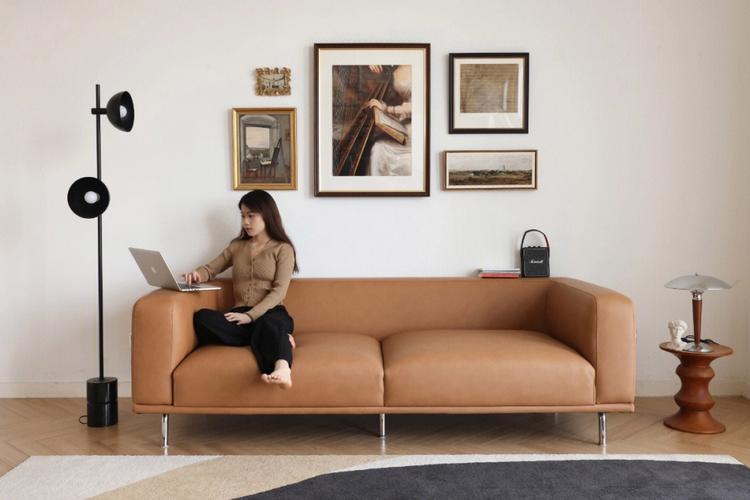 板板正正的款式也有着自己的特别之处#沙发  #半躺主义  #客厅沙发