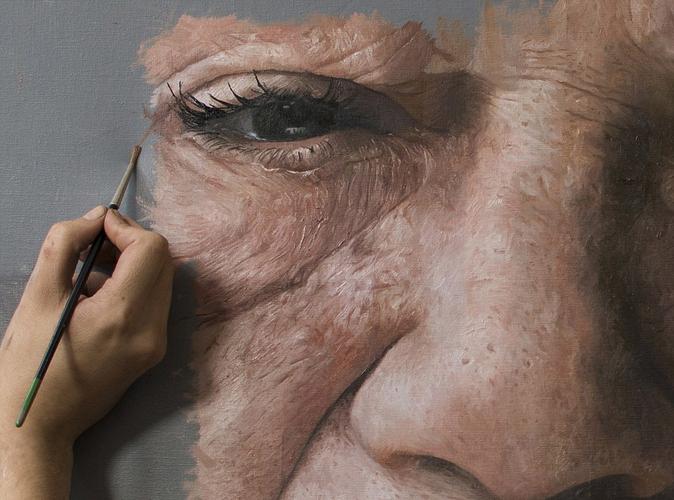 英国艺术家用油绘制人物肖像 皱纹毛孔清晰可见