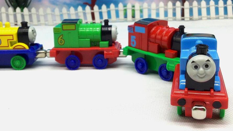 "糖糖亲子游戏"之早教视频:小火车玩具