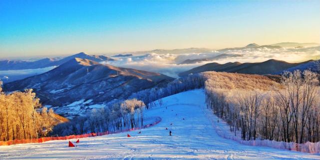 连续三年荣获"世界滑雪大奖"中国最佳滑雪场;吉林北山四季越野滑雪场