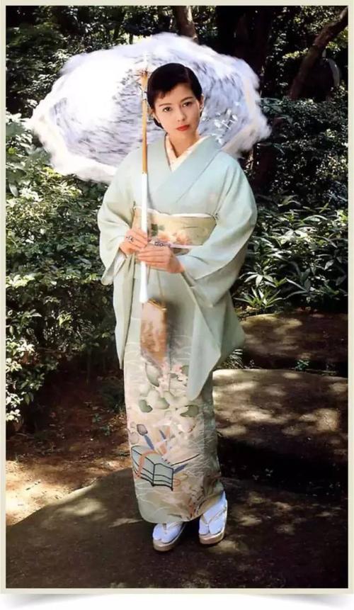 日本昭和时代最后的绝色惊为天人的泽口靖子写真集