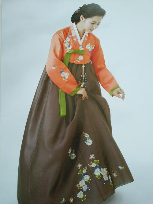 "夏至裙摆"美丽的朝鲜族民族服装
