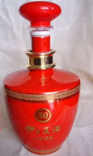 新品酒瓶收藏新疆《伊力王酒》1956红瓷酒瓶500毫升空酒瓶摆设瓶