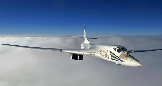 做为前苏联绰号 "白天鹅"的图160王牌飞机,它的飞行速度是很快的,而且
