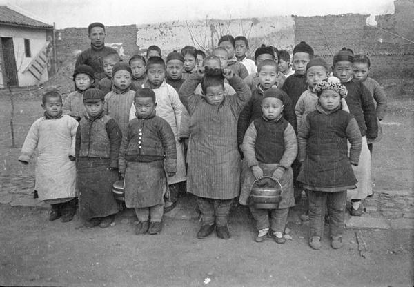 主日学校.拍摄地:浙江杭州(1917-1919年)