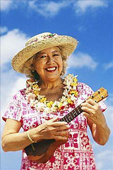 夏威夷,女人,演奏,夏威夷四弦琴,戴着,花环,帽子,蓝天背景