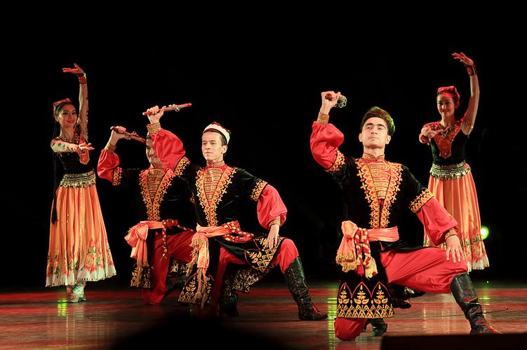  p>维吾尔族赛乃姆,新疆维吾尔自治区哈密地区,莎车县传统舞蹈,国家级