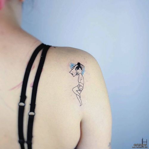 卡通女孩肩部纹身图案