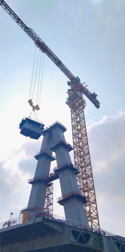 来自"广州荔湾发布"公众号)截至目前,广佛大桥桥梁土建工程已基本完成