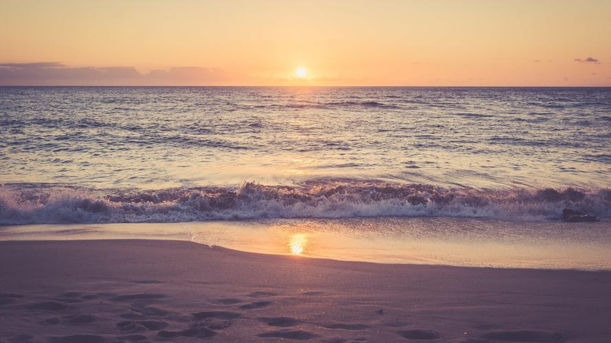 海滩黄昏日落风景图片电脑桌面壁纸下载