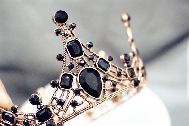 蛋糕装饰皇冠新款巴洛克黑色黑金皇冠网红复古水晶女王皇冠摆件