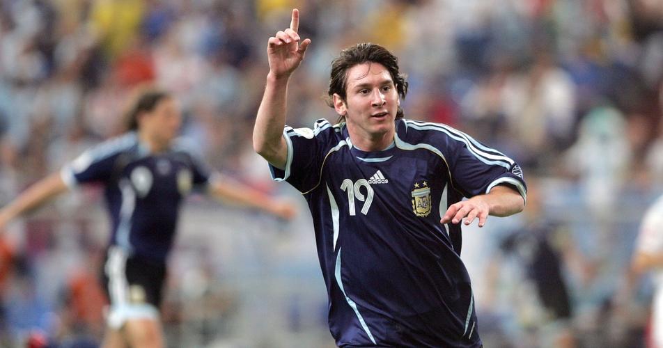 趣拿体育-2014世界杯阿根廷梅西1-0(回顾梅西16岁到35岁的职业生涯,从