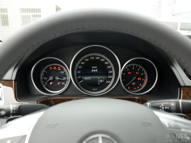 奔驰e级 2014款 e300l--仪表盘 / 184