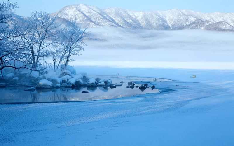唯美梦幻的冬日雪景图片桌面壁纸高清大图预览1920x1200_风景壁纸下载