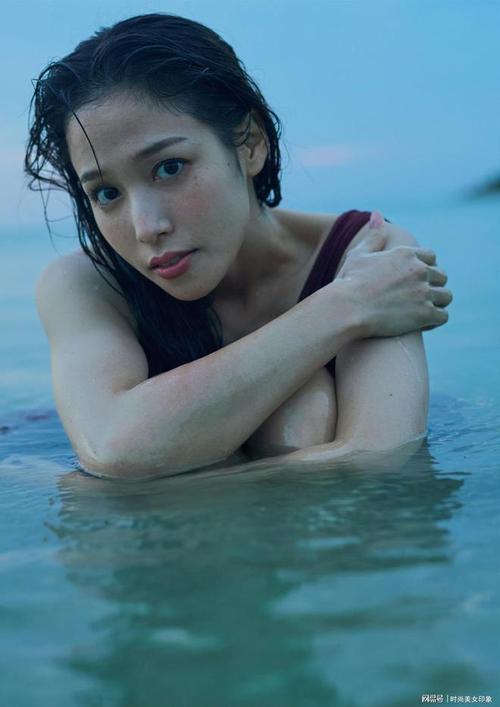 最初与最后的性感,日本美女主播超美身材一见倾心|写真|鹫见玲奈_网易