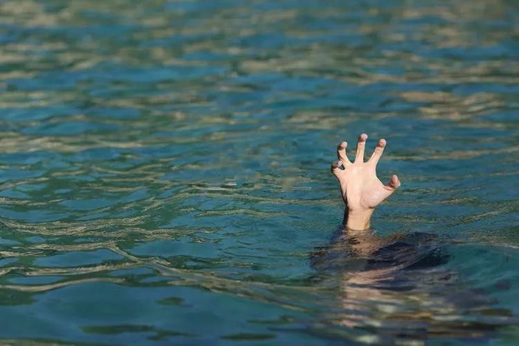 六安一6岁女童不幸溺水身亡