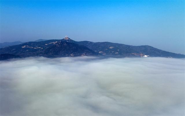 山东日照:天台山云雾缭绕宛若仙境