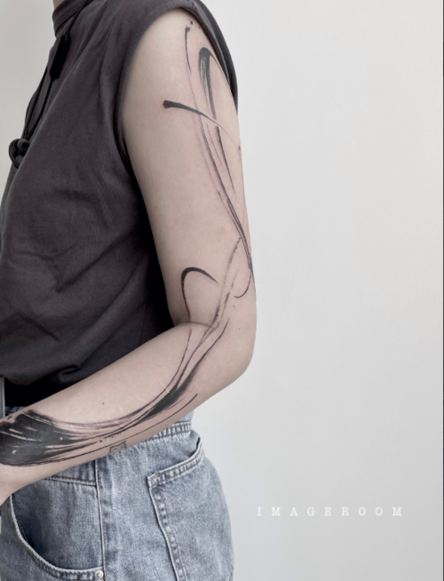 手臂线条抽象纹身设计欣赏抽象花臂设计2