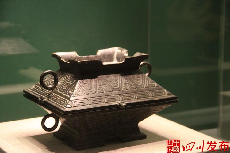 三星堆博物馆建馆20周年 130件文物亮相"宅兹中国西周青铜器精品展"