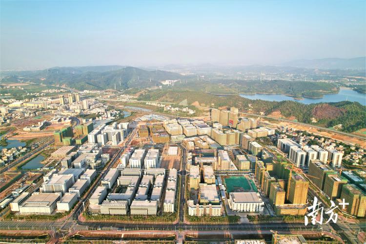 在惠州潼湖生态智慧区内,中韩(惠州)产业园起步区工业厂房林立.