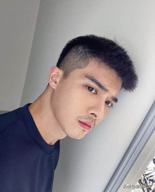 男士短发发型2022最新图片(3款短发清爽又帅气)-风水人