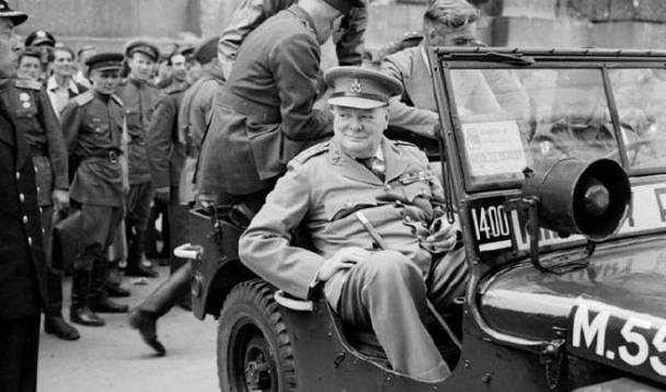 【温斯顿·丘吉尔】1965年1月24日,英国前首相丘吉尔在伦敦海德公园