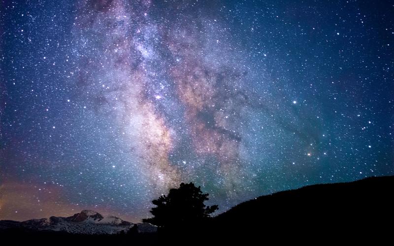 浩瀚唯美的星空夜景图片桌面壁纸