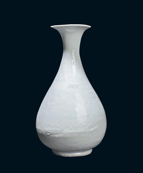 清代白瓷玉壶春瓶