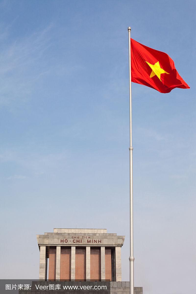 河内的胡志明陵墓,悬挂越南国旗