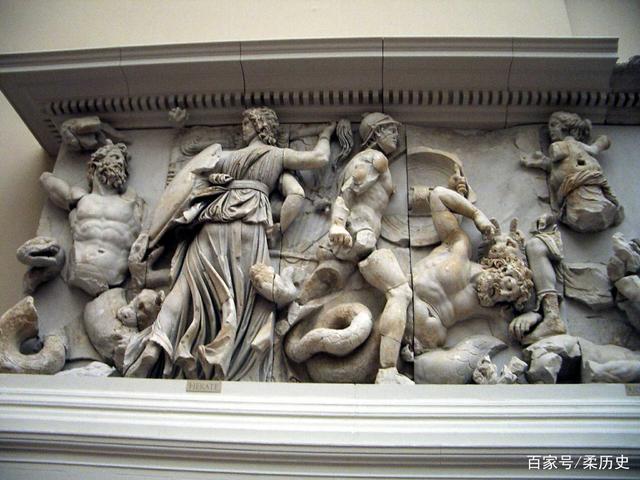 希腊雕塑的集大成之作——《巨人的战役》