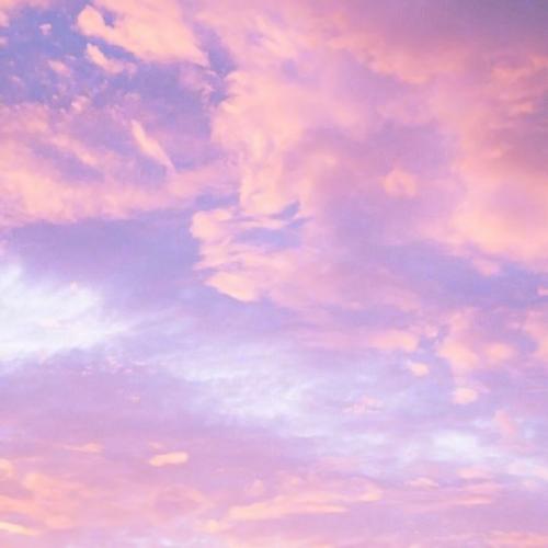 唯美天空粉色云朵图片头像超清粉紫色云朵天空的图片头像