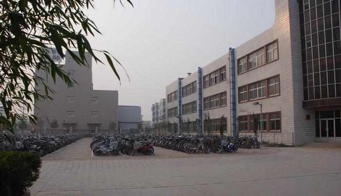  p>沧州市第二中学(the second high school of cangzhou)始建于1953
