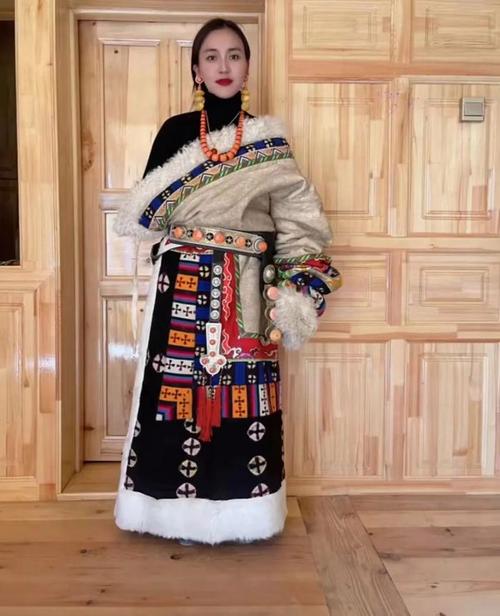新春走基层正月里永不落幕的迭部藏族服饰