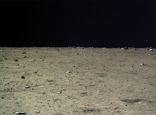 嫦娥三号拍摄的月球地形地貌图
