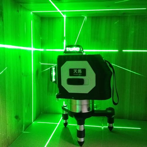 8线激光水平仪绿光贴墙仪自动调平打线仪高精度红外