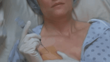 南极自救自检患癌后作为唯一的医生她把针扎向乳房