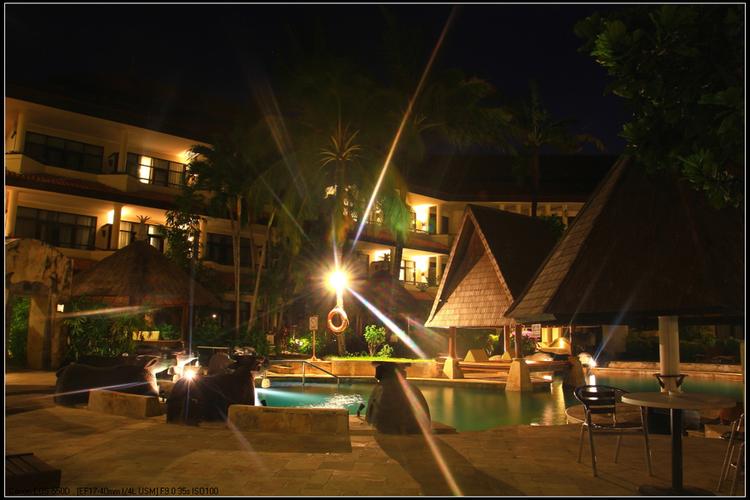 巴厘岛酒店夜景