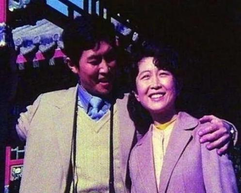 回顾一级演员唐国强妻子去世后转身娶小12岁女演员如今怎样了