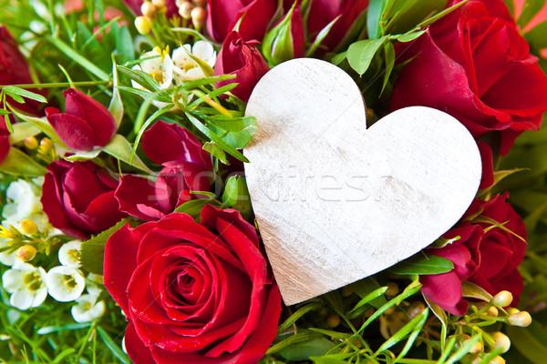 商业照片: 红玫瑰 · 心脏 ·花· 玫瑰 · 玫瑰 ·叶