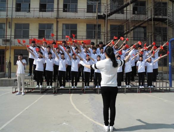 孟村职教中心举行红五月-中国梦歌咏比赛