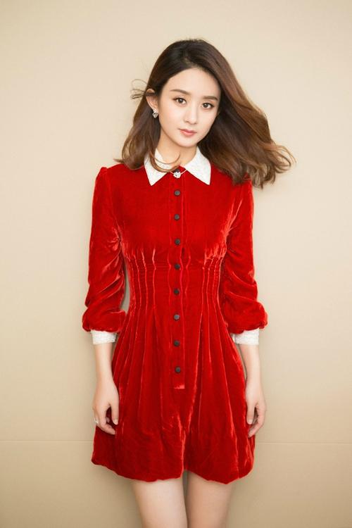 赵丽颖在《楚乔传》发布会一身红色连衣裙惊艳动人