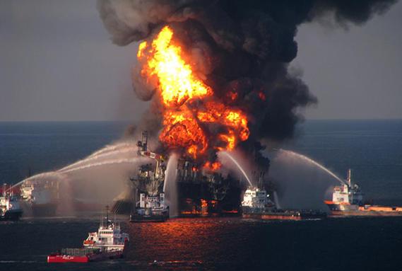 墨西哥湾漏油事故墨西哥湾漏油事故形成的海面油膜面积达18万平方公里