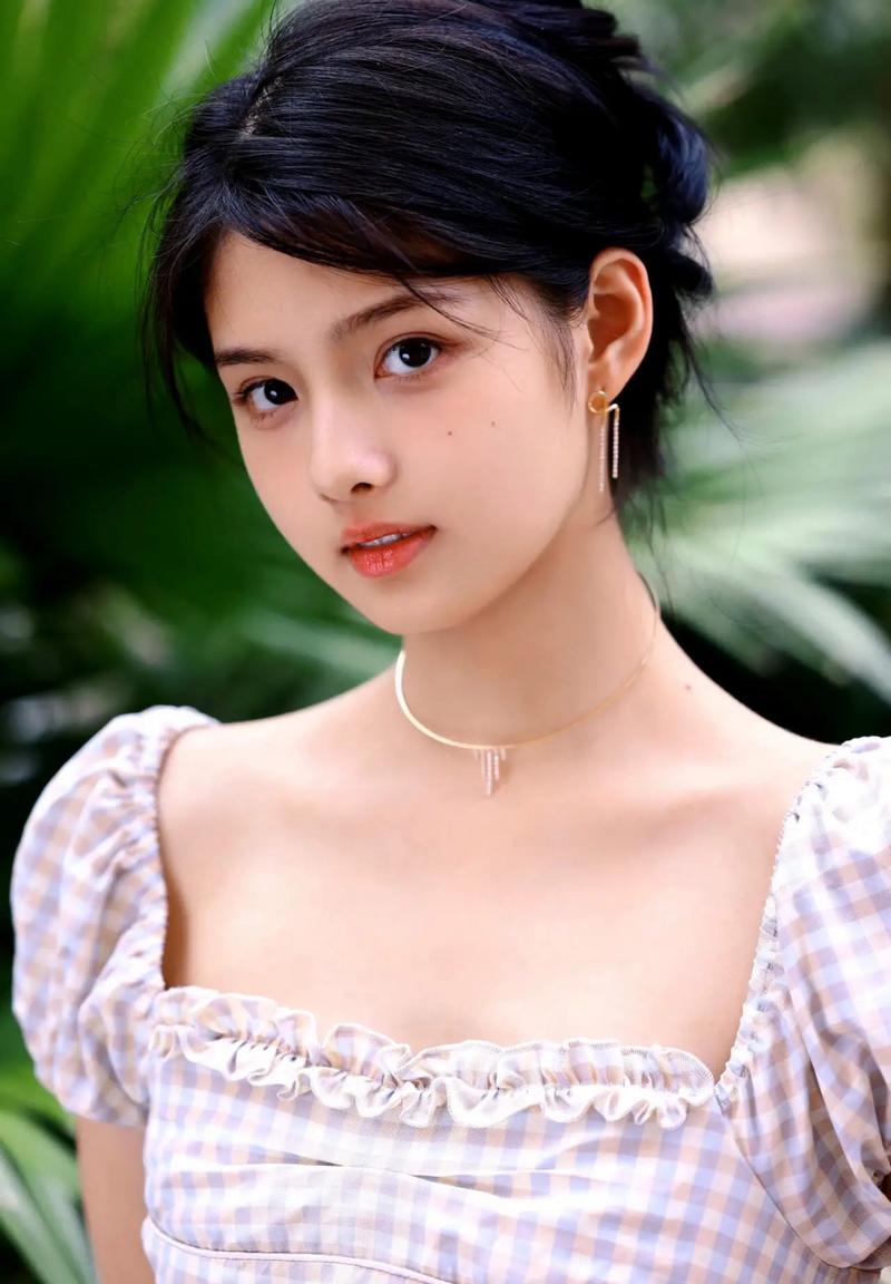 中国内地女演员,2014年出道,天浩盛世签约艺人,大家觉得她能火起来吗?
