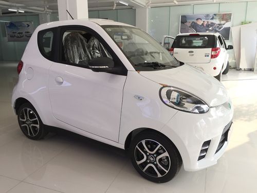 吉利知豆电动车d2(白色) - 洛阳弼凯汽车销售有限公司